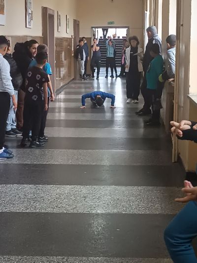 Спортен празник 8